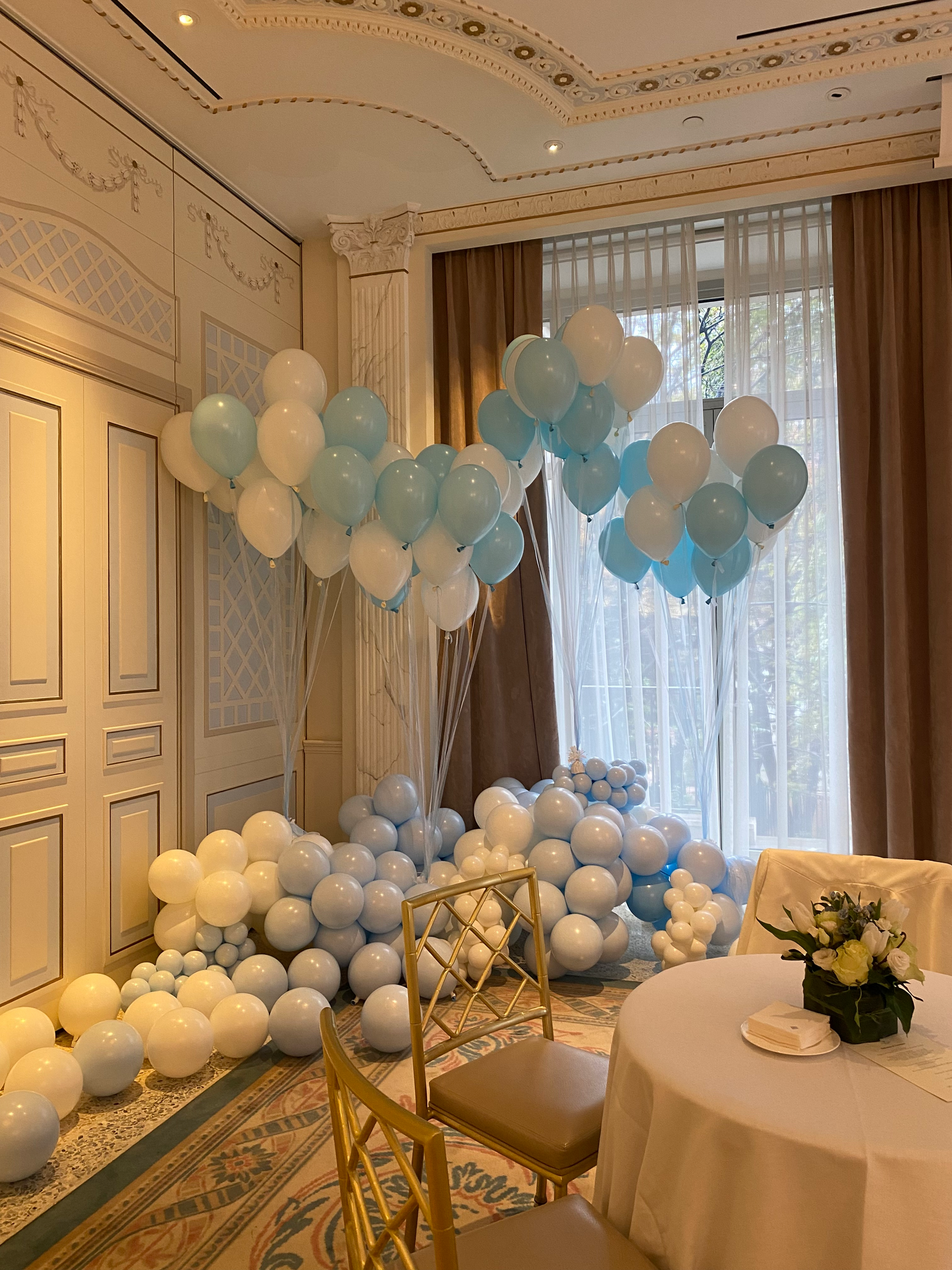 Allestimento di palloncini Eleganza Sospesa
