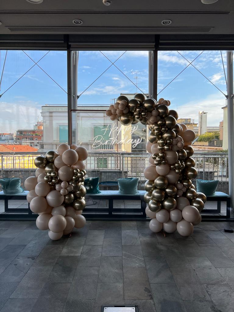 Cornice con palloncini