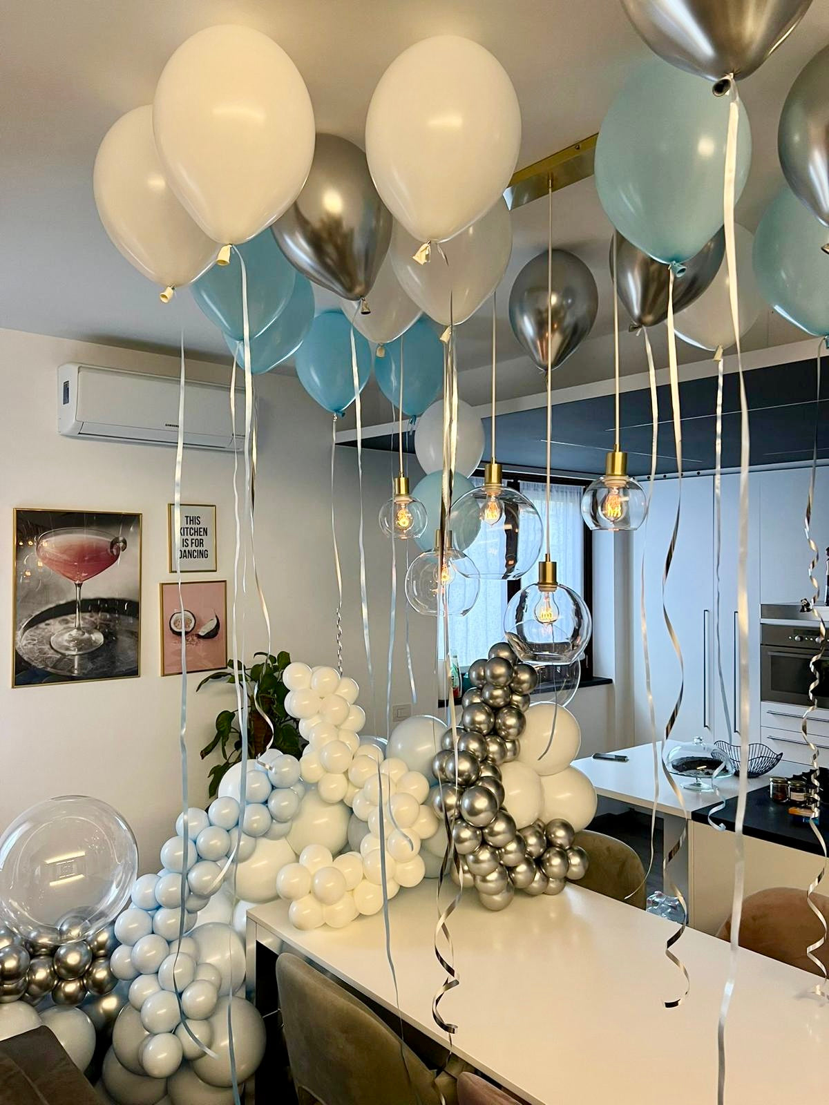 Allestimento di palloncini Emozioni a Sorpresa