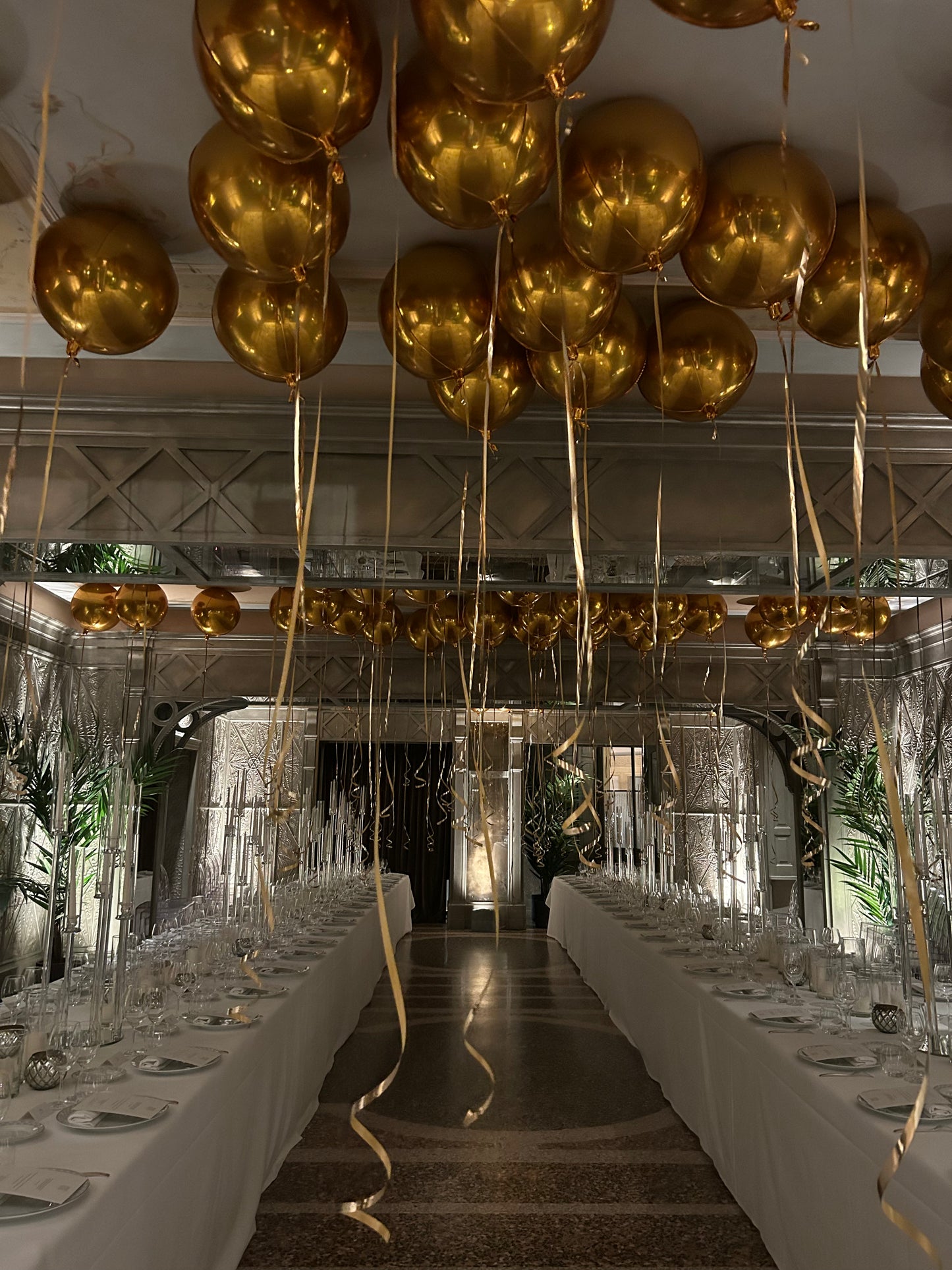 Soffitto di Palloncini in Mylar ad Elio per Eventi Aziendali