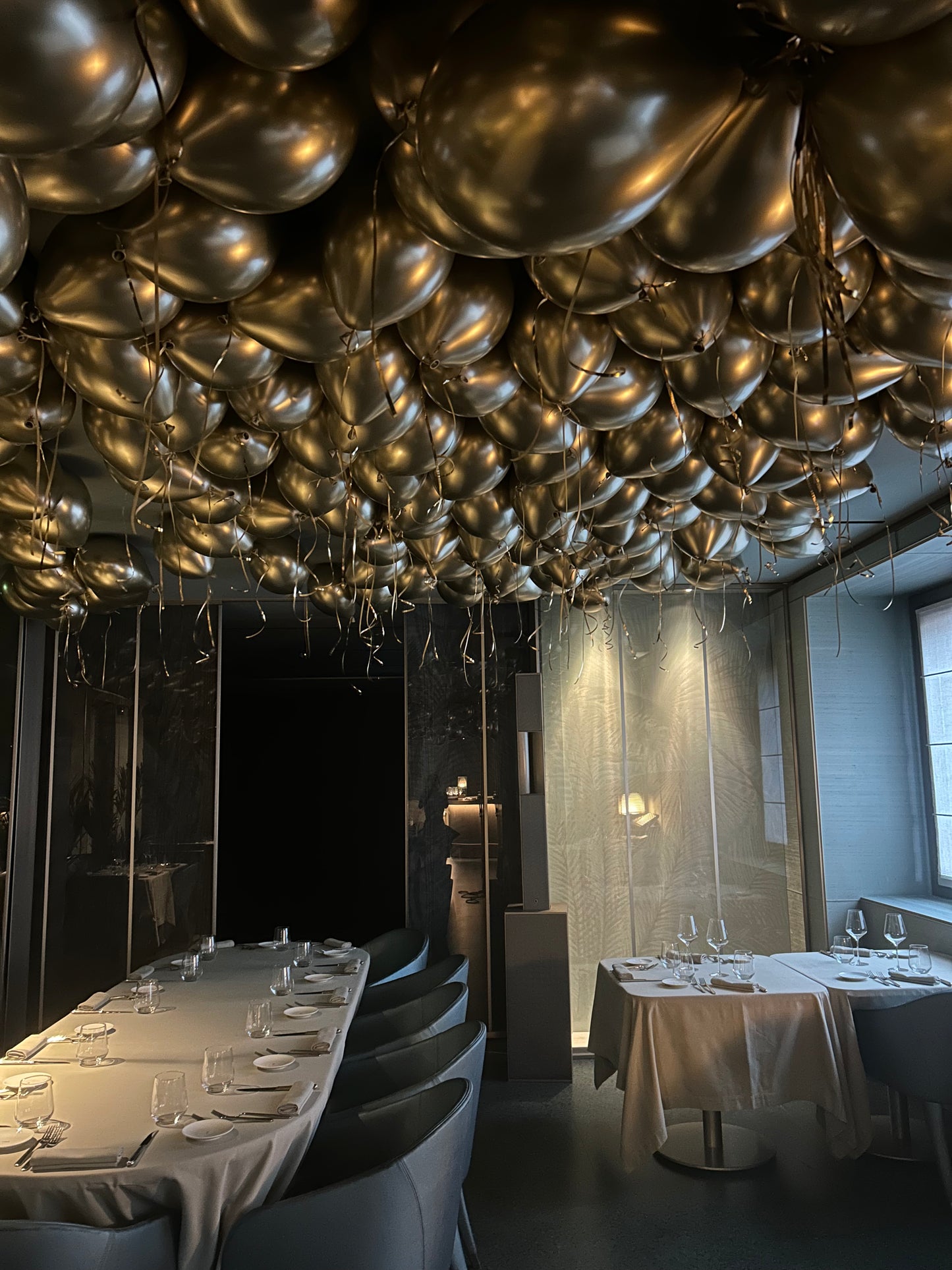 Soffitto di Palloncini in Lattice ad Elio per Eventi Aziendali