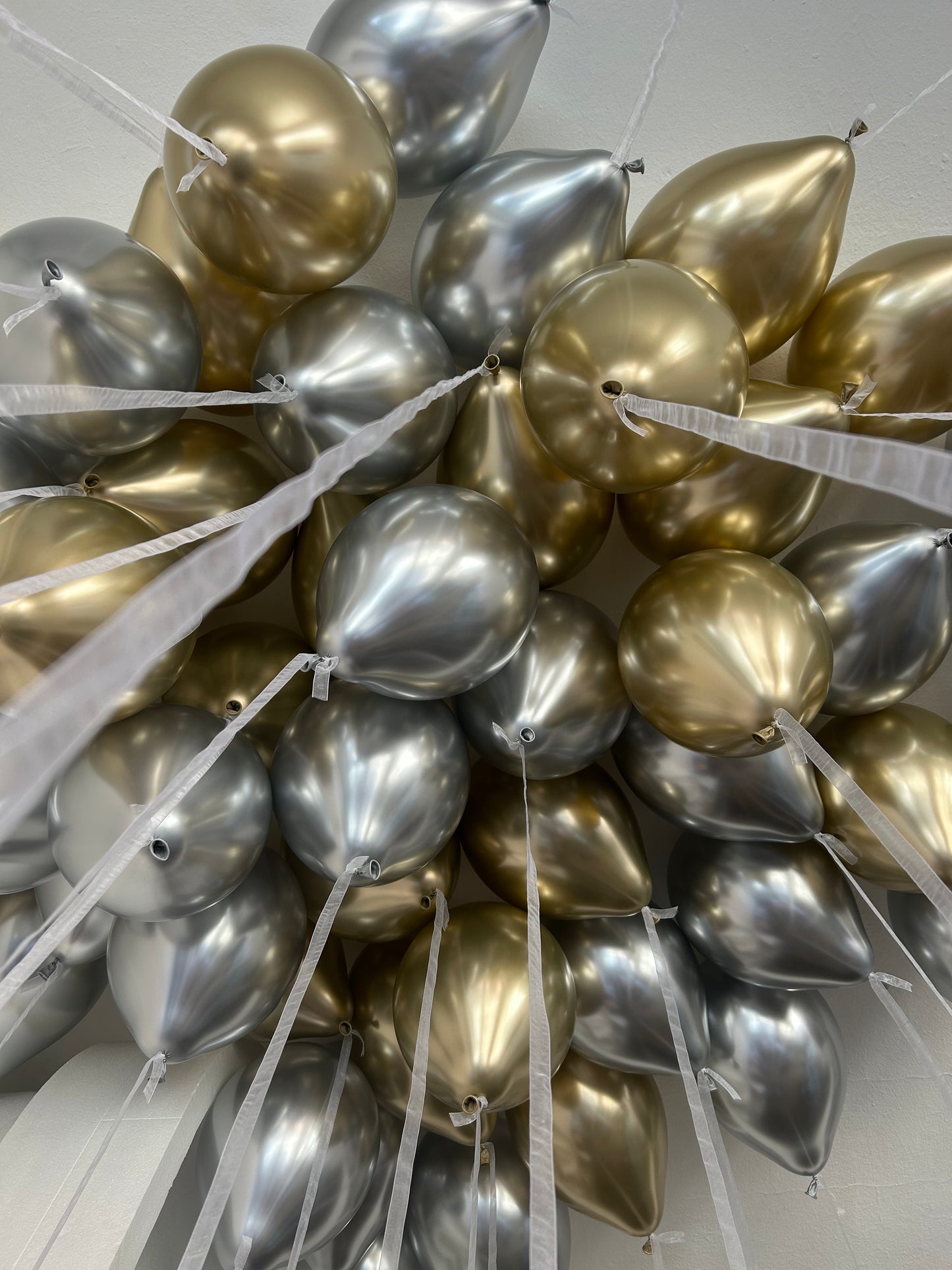 Soffitto di Palloncini in Lattice ad Elio per Eventi Aziendali
