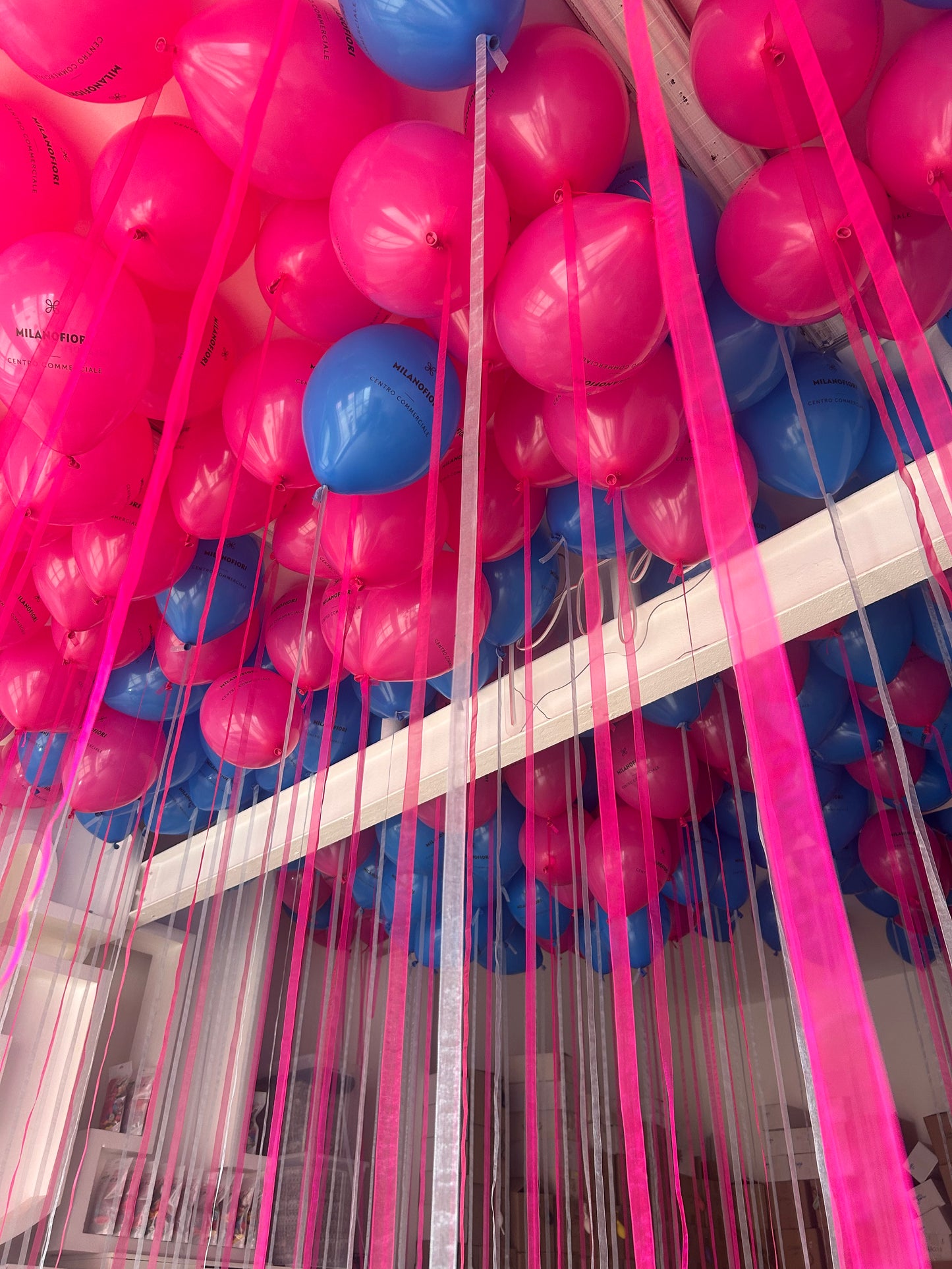 Soffitto di Palloncini in Lattice ad Elio per Eventi Aziendali