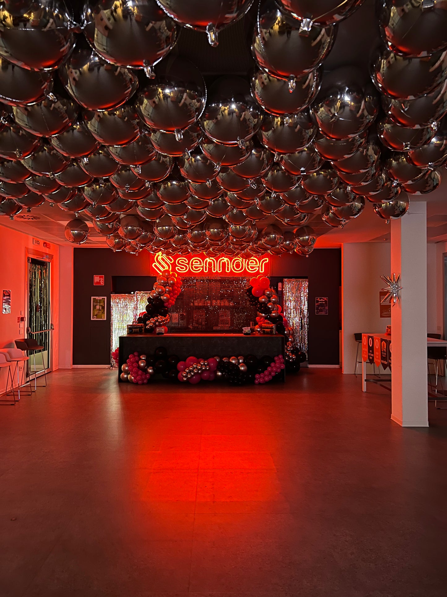 Soffitto di Palloncini in Mylar ad Elio per Eventi Aziendali