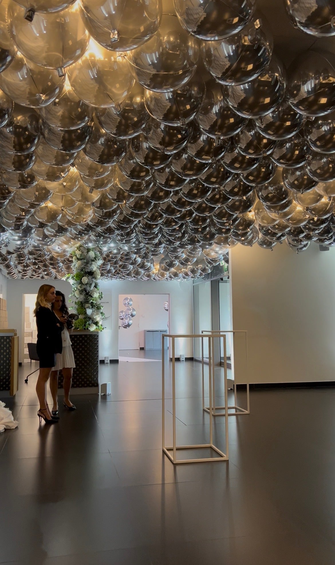 Soffitto di Palloncini in Mylar ad Elio per Eventi Aziendali